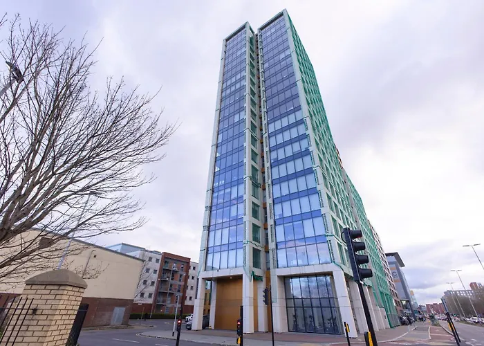 2 Bed Ensuite With Fantastic Night View And Old Trafford Stadium
